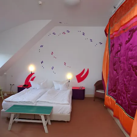 Artgenossen Линдлар