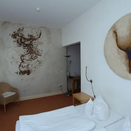 Artgenossen Линдлар